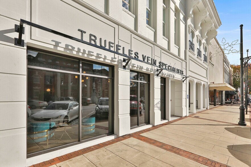 More Photos Of 6-8 E Court Sq, Newnan Medical For Lease