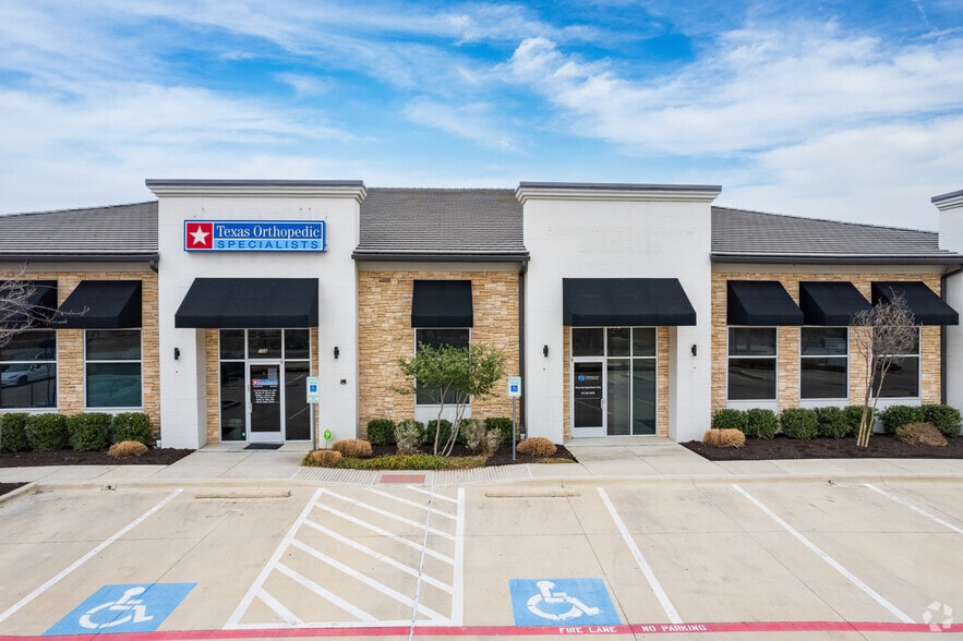 More Photos Of 10932 N Riverside Dr, Fort Worth Medical For Lease