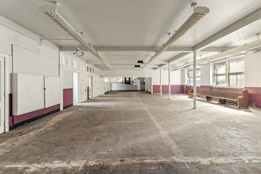 More Photos Of 1140 Cherokee Rd, Louisville Hotel For Sale