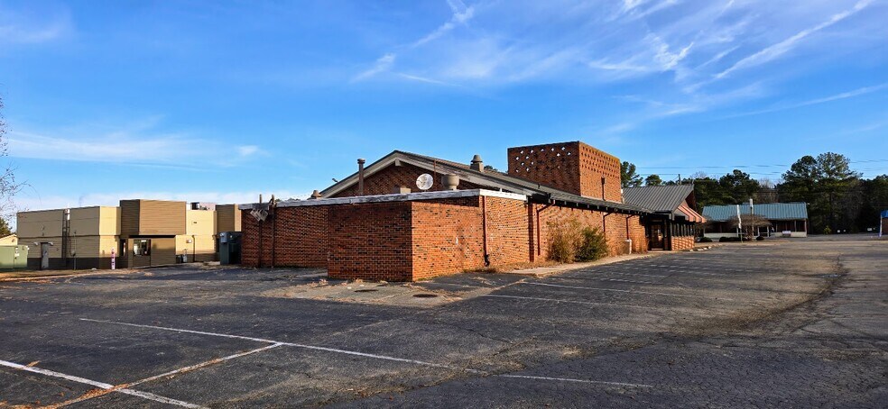 More Photos Of 1215 N Horner Blvd, Sanford Restaurant For Sale