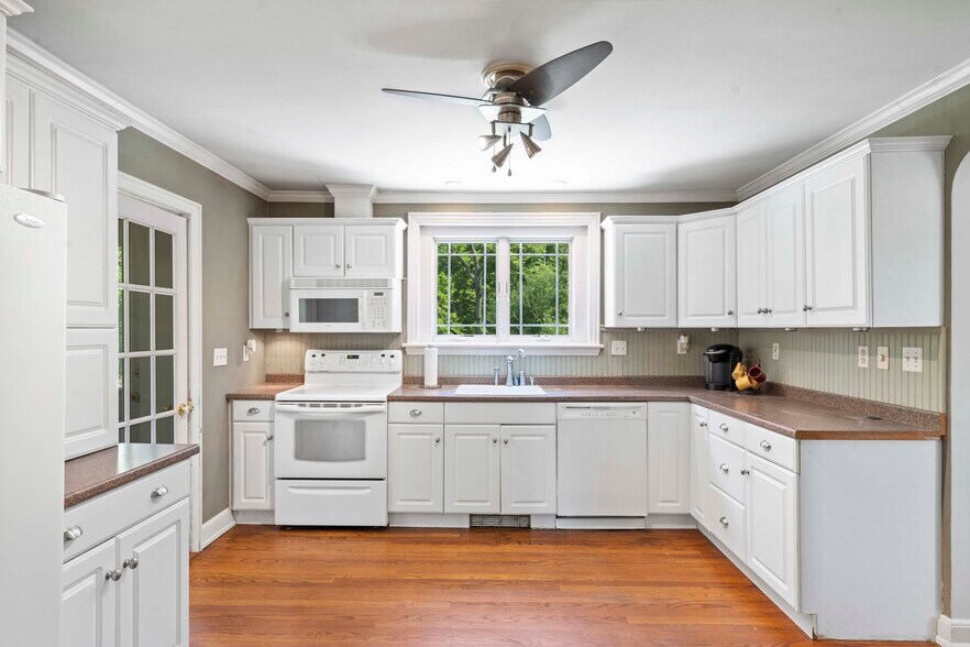 More Photos Of 490 Rt 46 Rd, Belvidere Light Distribution For Sale