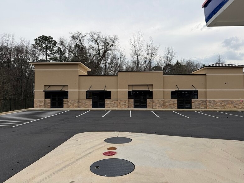 More Photos Of 1193 Wesleyan Dr, Macon-Bibb General Retail For Lease