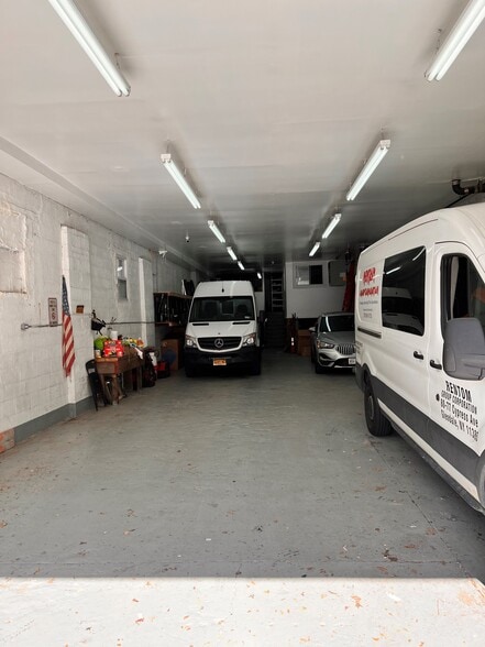 More Photos Of 8077 Cypress Ave, Glendale Warehouse For Lease