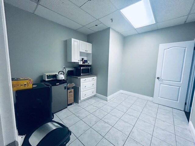 More Photos Of 114 Dundas St E, Whitby Storefront Retail Office For Lease