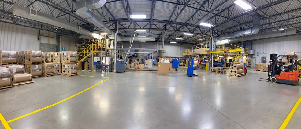 More Photos Of 11 Fireslate Pl, Lewiston Warehouse For Lease