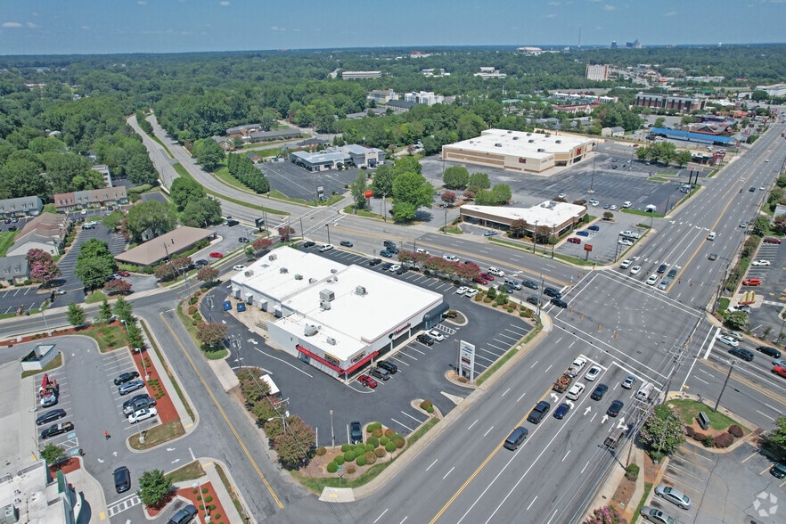 3700 W Gate City Blvd, Greensboro, NC 27407 For Lease