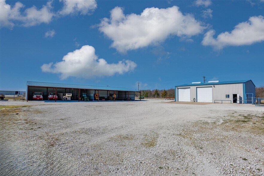 More Photos Of 510 Locust St, Whitesboro Service For Lease