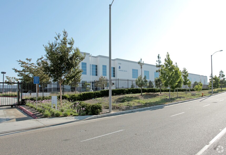 More Photos Of 1380-1400 Charles Willard St, Carson Distribution For Lease