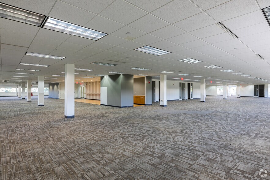 More Photos Of 7 Becker Farm Rd, Roseland Office For Lease