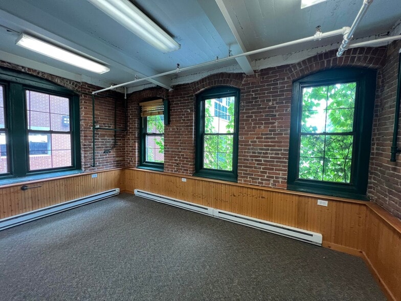 More Photos Of 31 S Main St, Concord General Retail For Sale