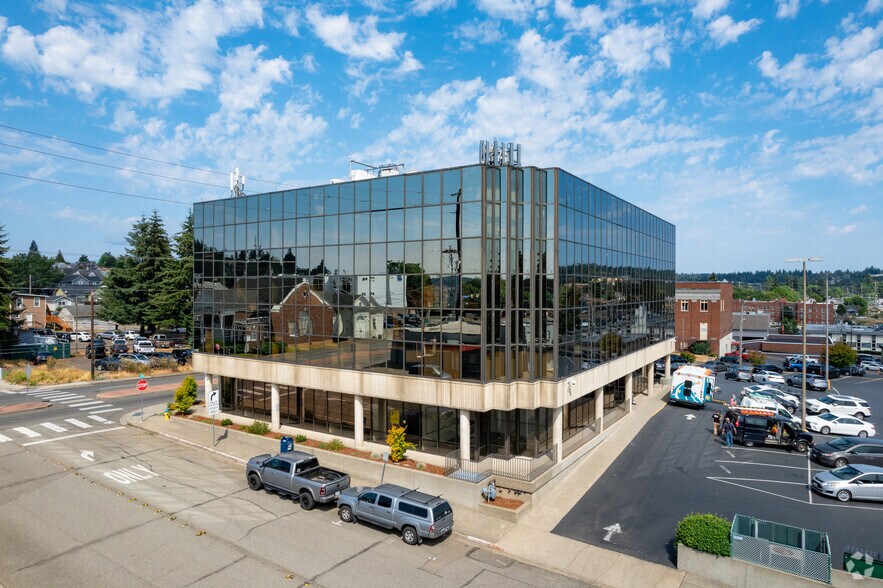 More Photos Of 400 Warren Ave, Bremerton Coworking Space