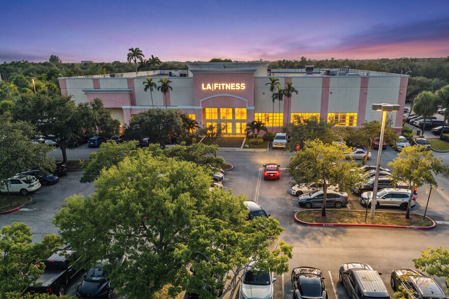 Primary Photo Of 1900 N Flamingo Rd, Pembroke Pines Health Club For Sale