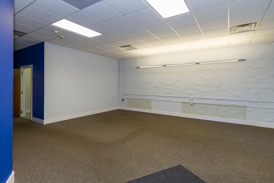 More Photos Of 2718 Piedmont Rd NE, Atlanta Office For Lease