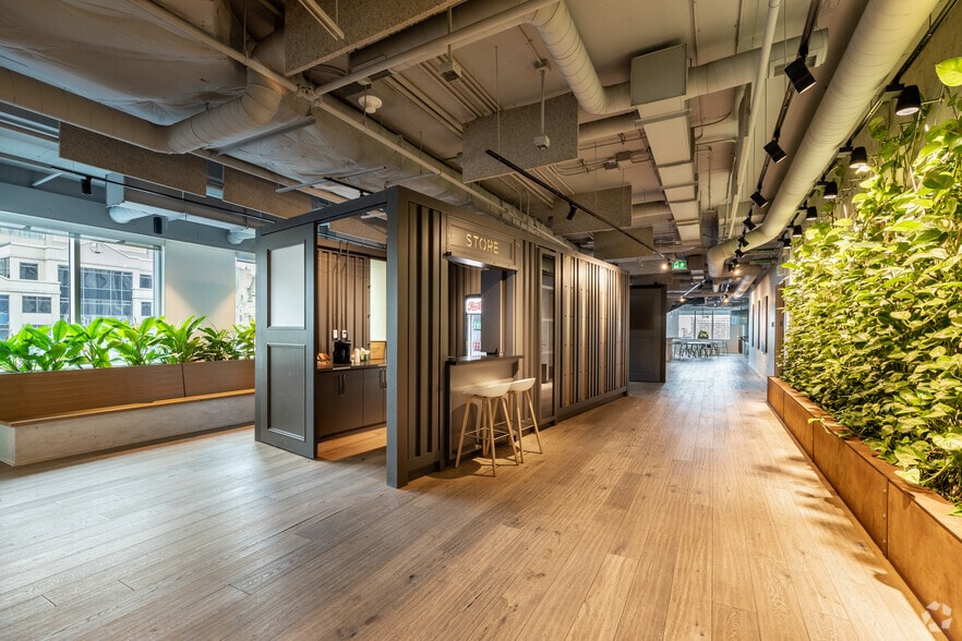 More Photos Of 150 Elgin St, Ottawa Office For Sale