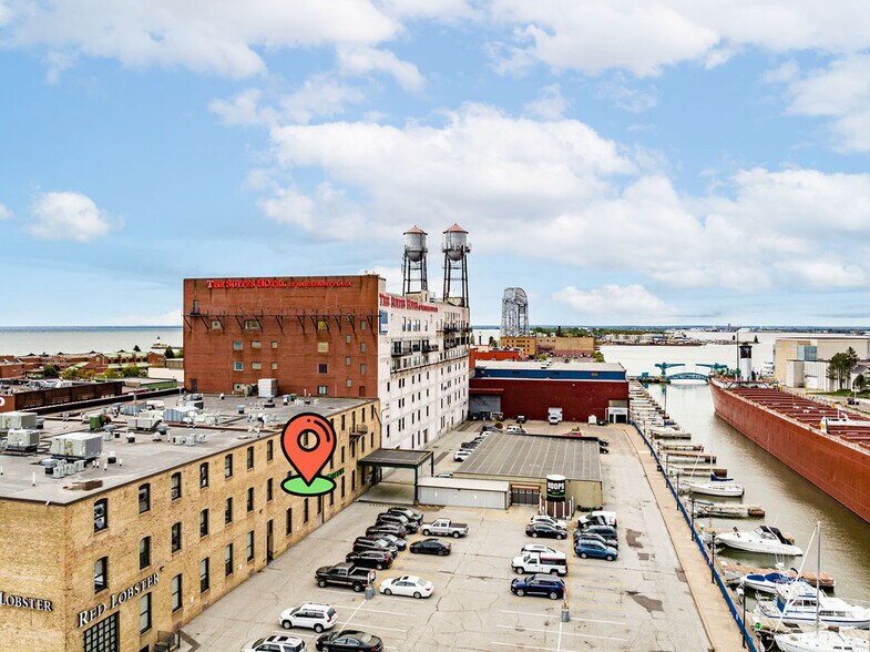 More Photos Of 325 S Lake Ave, Duluth Hotel For Lease