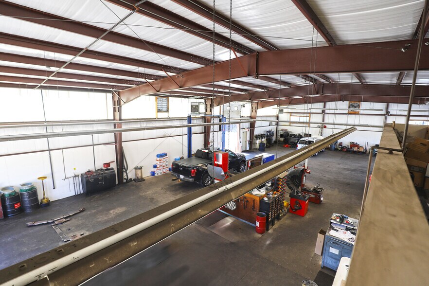 More Photos Of 606 MacArthur Blvd, Pocasset Industrial For Sale