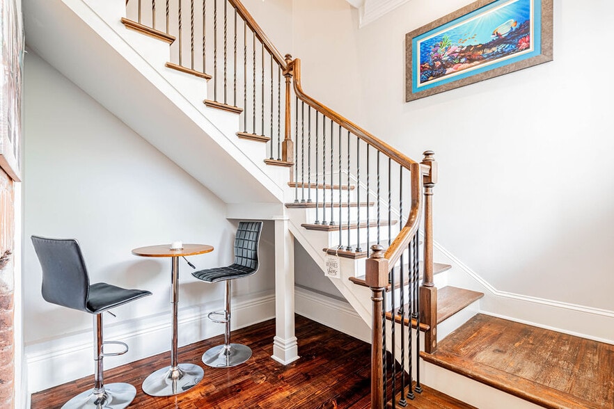 More Photos Of 1201 Baronne St, New Orleans Hotel For Sale