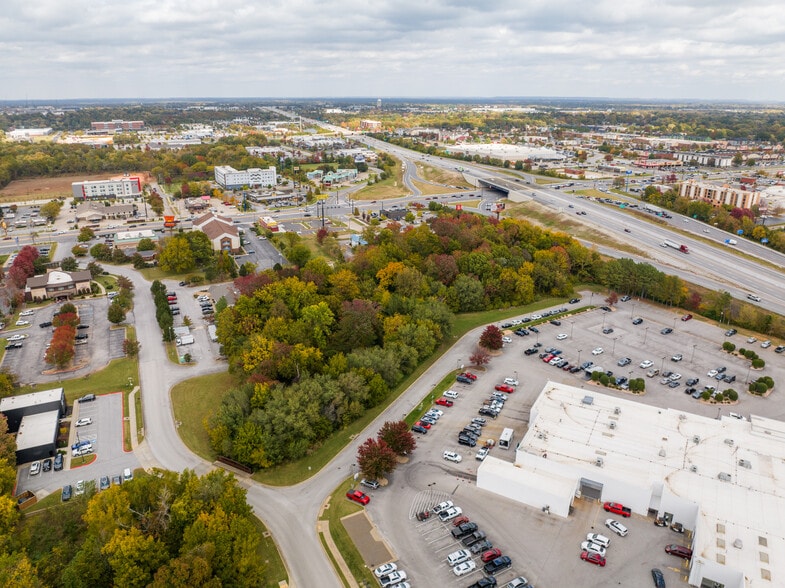 More Photos Of 301 SE Metro Pky, Rogers Land For Sale