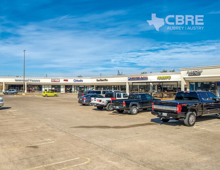 More Photos Of 1700-1760 Mall Cir, Fort Worth Freestanding For Lease