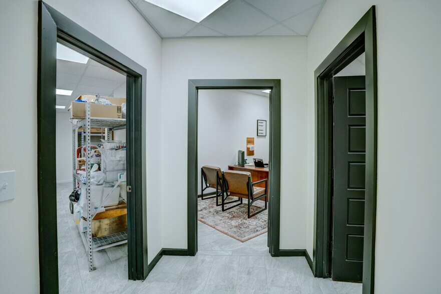 More Photos Of 300 Santa Fe Trl, Duncanville Freestanding For Sale