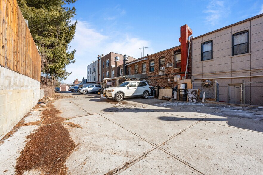 More Photos Of 253-09 Northern Blvd, Flushing Storefront Retail Residential For Sale