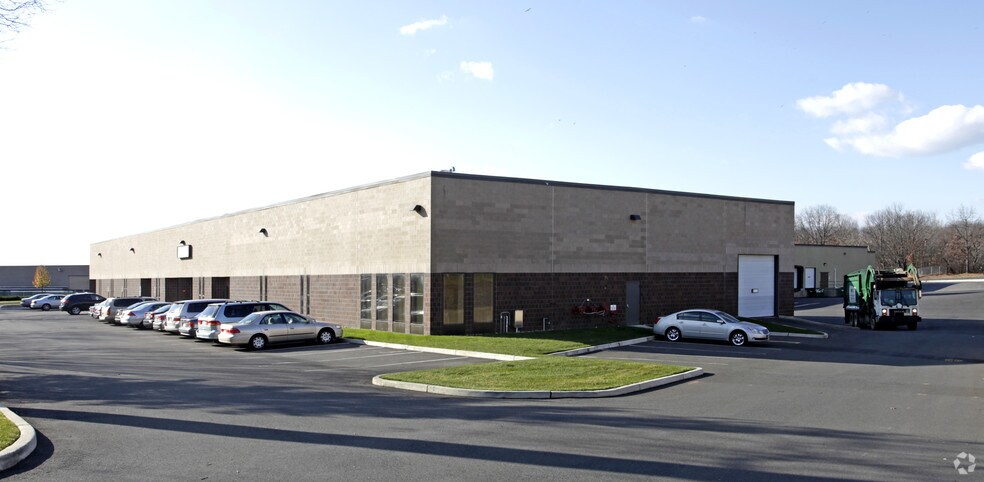 More Photos Of 165-181 Fieldcrest Ave, Edison Warehouse For Lease
