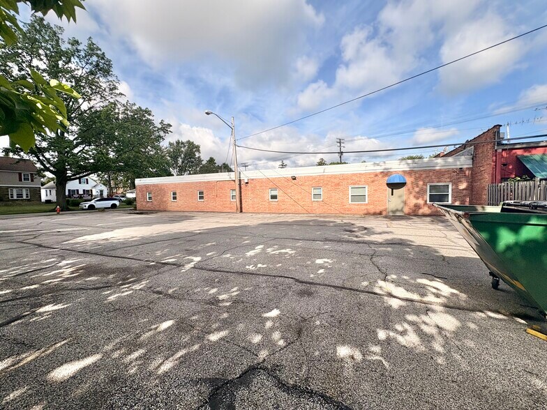 More Photos Of 4367 Rocky River Dr, Cleveland Medical For Sale