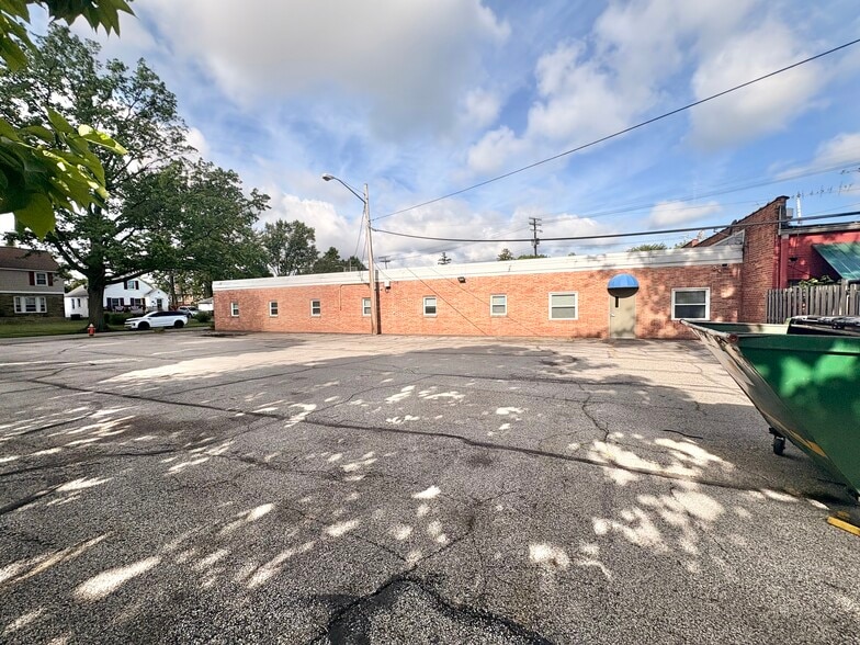 More Photos Of 4367 Rocky River Dr, Cleveland Medical For Sale