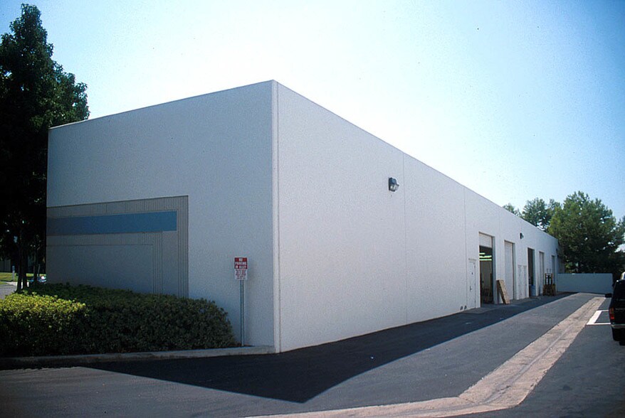 More Photos Of 10542 Calle Lee, Los Alamitos Unknown For Lease