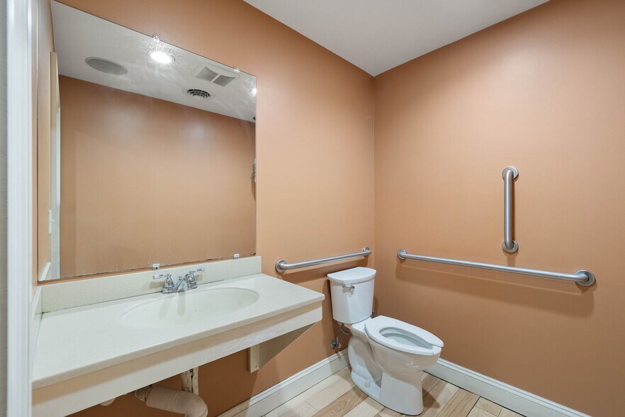 More Photos Of 494 Mill St, Danville Storefront For Lease