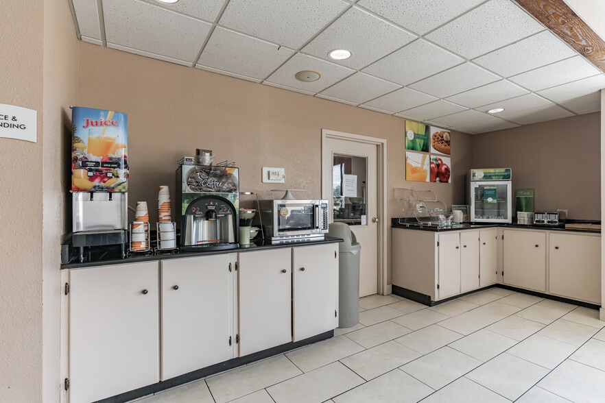 More Photos Of 2693 US-76 Hwy, Marion Hotel For Sale