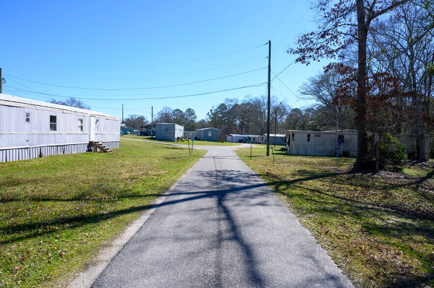 More Photos Of 100 Lunsford Cir, Opp Manufactured Housing Mobile Home Park For Sale