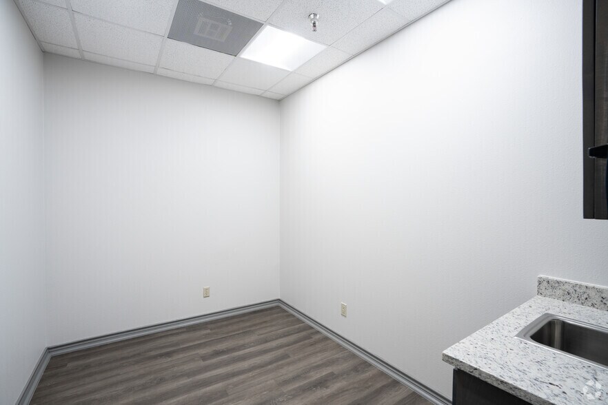 More Photos Of 4151 Jaime Zapata Memorial Hwy, Laredo Medical For Lease
