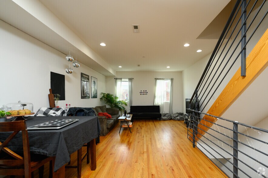 More Photos Of 521 N 34th St, Philadelphia Apartments For Sale