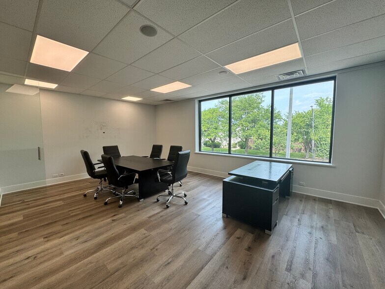 More Photos Of 5816 N Lincoln Ave, Chicago Storefront Retail Office For Sale