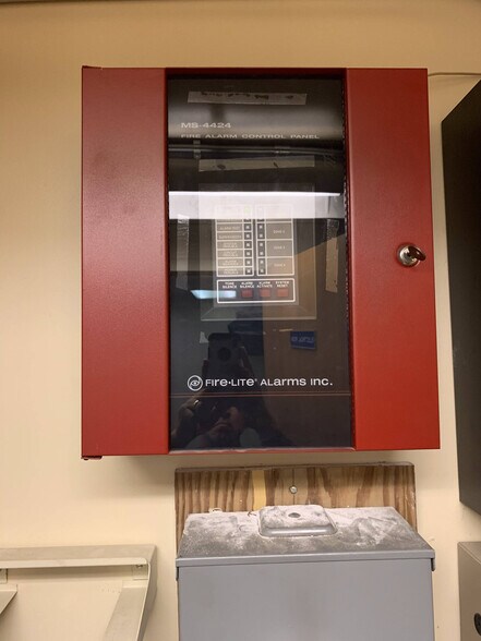 More Photos Of 1946 Lindorph Dr, Dayton Flex For Sale