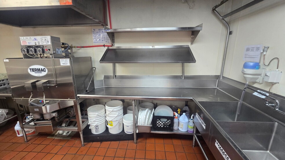 More Photos Of 80 Franklin Mills Blvd, Philadelphia Restaurant For Sale
