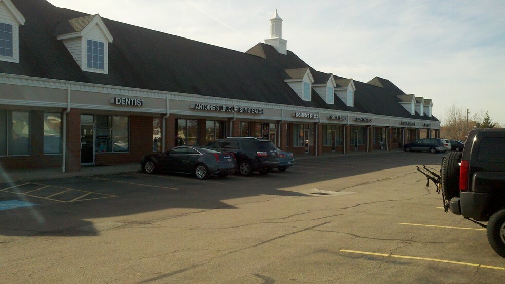 More Photos Of 500 E Royalton Rd, Broadview Heights General Retail For Lease