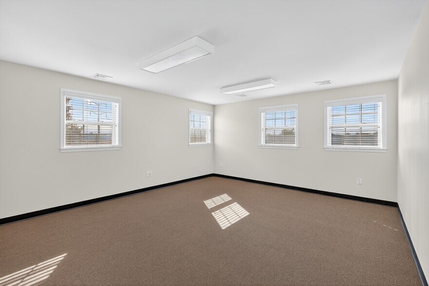 More Photos Of 6614 Ruppsville Rd, Allentown Office For Sale