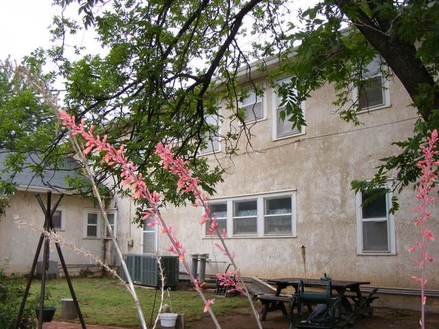 More Photos Of 306 W Aspen Ave, Crosbyton Hotel For Sale