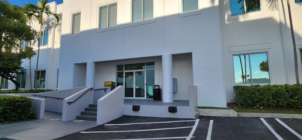 More Photos Of 8600 NW 17th St, Doral Unknown For Lease