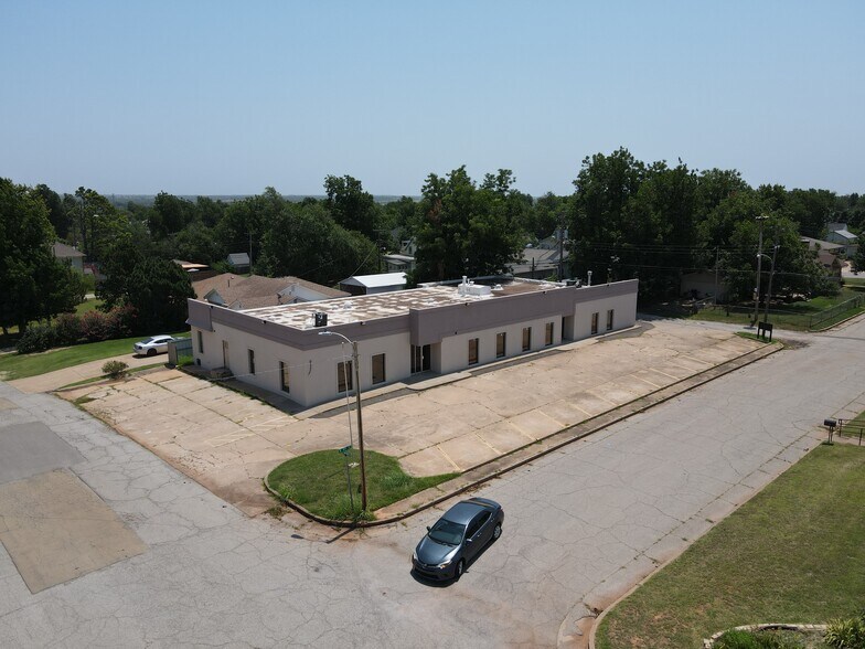 More Photos Of 324 N 19th St, Guthrie Office For Lease