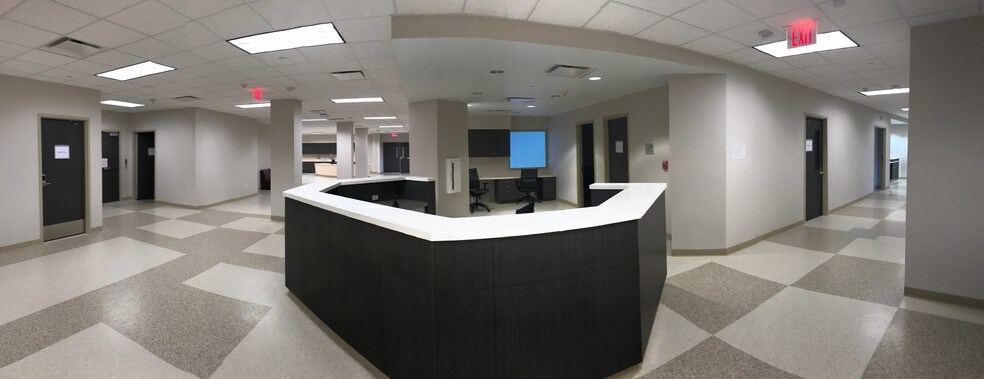 More Photos Of 17506 Red Oak Dr, Houston Hospital For Lease