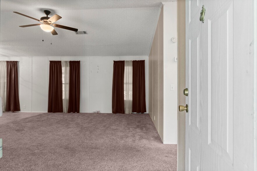 More Photos Of 3318 SH-146S, Livingston Mixed Retail For Sale