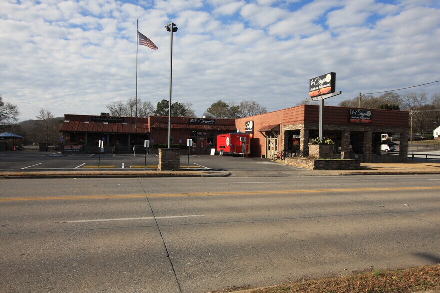 More Photos Of 217 W Elm St, Rockmart Specialty For Sale