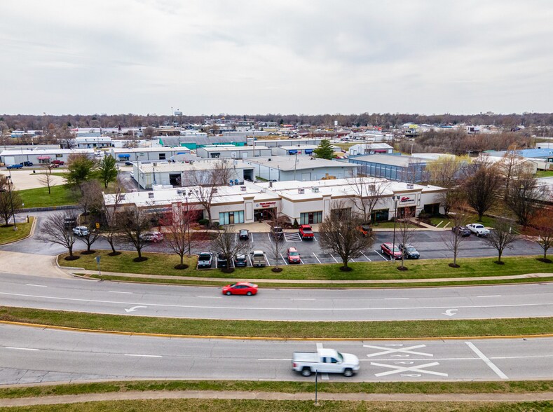 More Photos Of 1968 E Chestnut Expy, Springfield Office For Lease