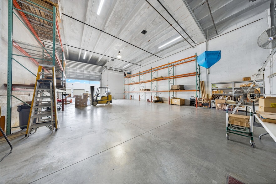 More Photos Of 10800 NW 21st St, Miami Warehouse For Sale