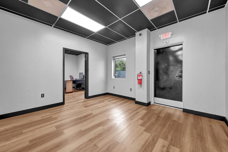 More Photos Of 5079 Old Summer Rd, Memphis General Retail For Sale