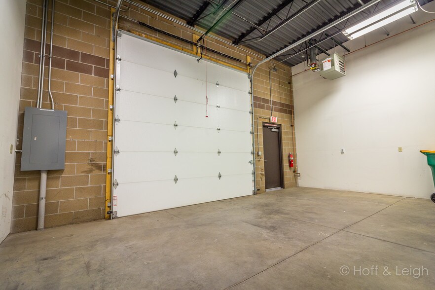 More Photos Of 4615 Town Center Dr, Colorado Springs Warehouse For Lease