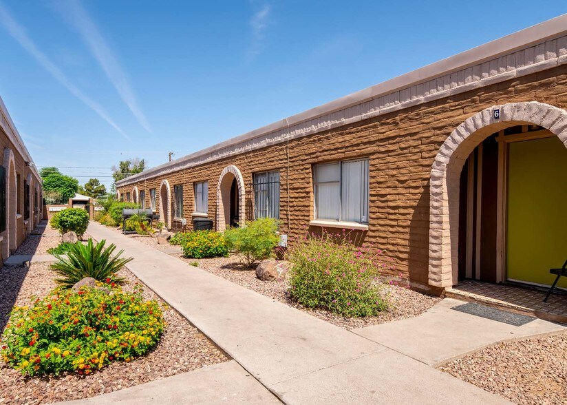 Primary Photo Of 6727 N 61st Ave, Glendale Apartments For Sale